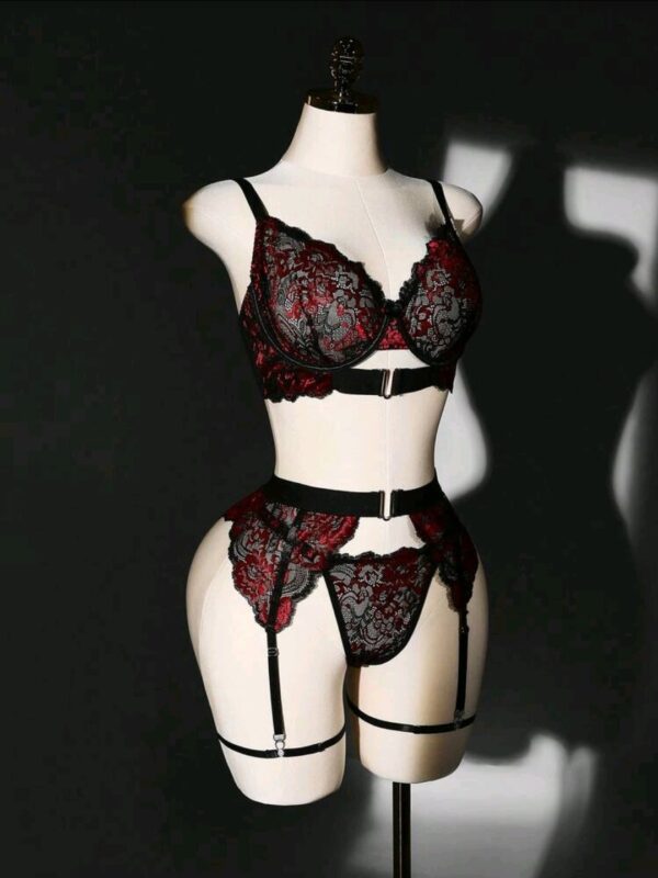 LINGERIE